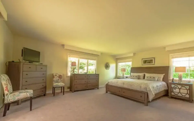 MV 14: Beach Retreat Close to the Beach and Carmel