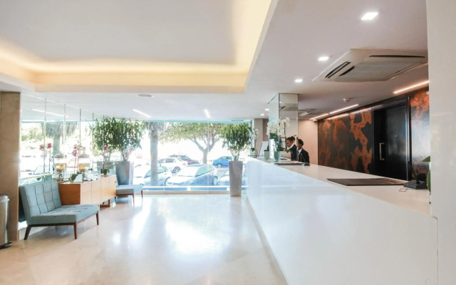 The Blue Waters Hotel