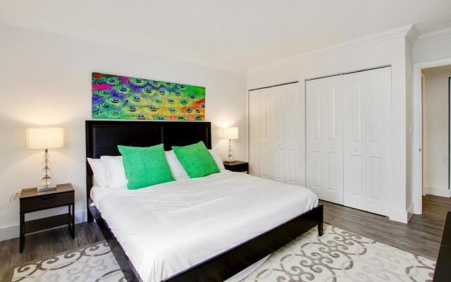 Vibrant 1BR in Coconut Grove by Sonder