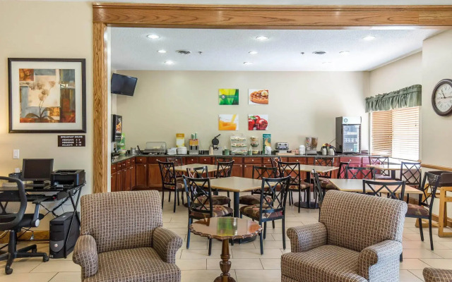 AmericInn by Wyndham Cedar Rapids North