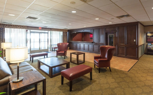 Red Roof Inn & Suites DeKalb