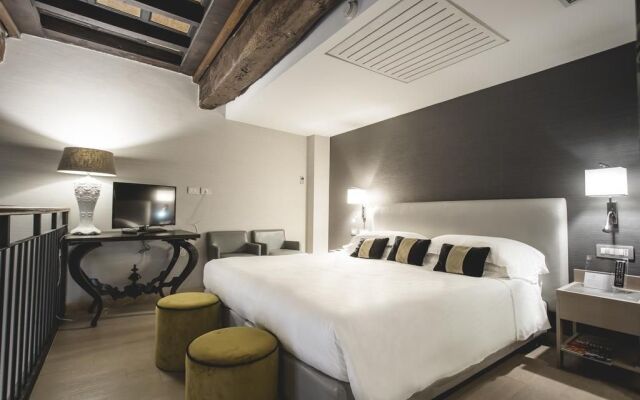 Adriano Hotel