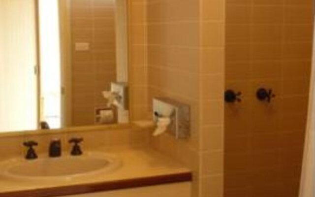 The Glades Country Club Motor Inn
