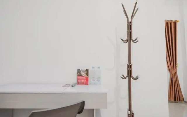 Rose Garden by RedDoorz