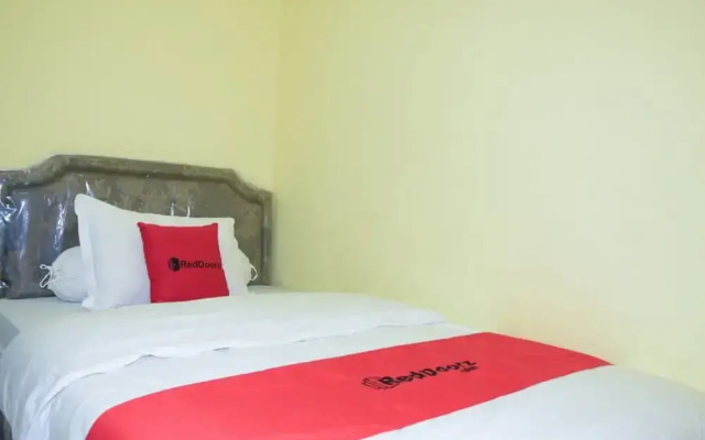 RedDoorz Syariah near Jogja City Mall 2