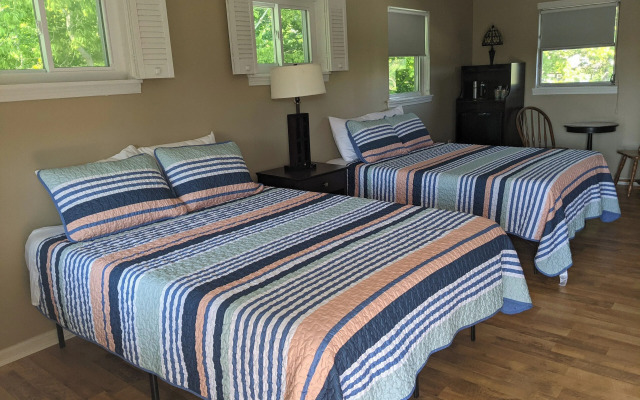 Riverboat Inn and Suites