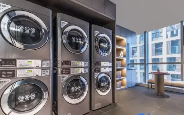 Shanghai Pudong Jinqiao Subway Station Light Residence Hotel