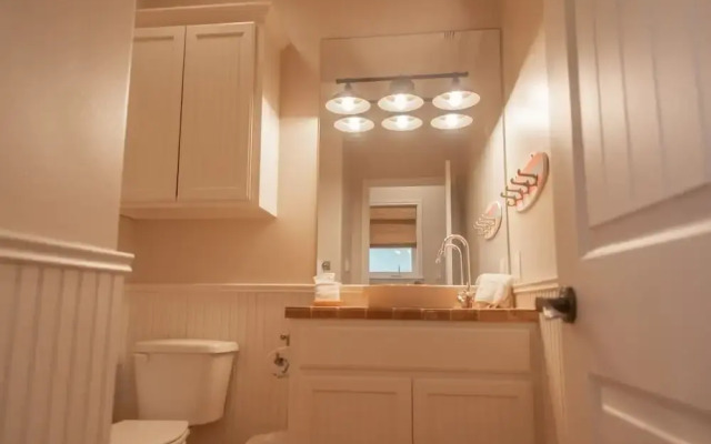 Salt and Horns - 4 Br Home