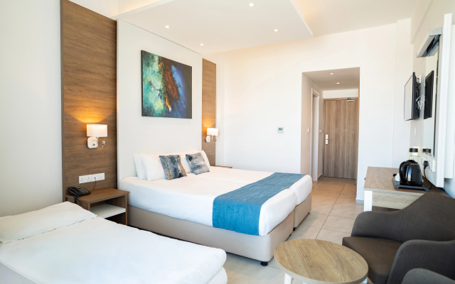 Gaia Sun N Blue Hotel