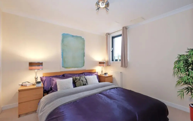 Riverview-2br-sleeps4-citycentre-parking-fastwifi
