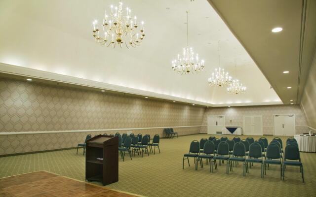 Clarion Hotel & Suites Convention Center Fredericksburg