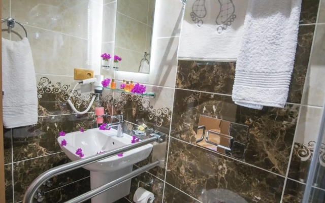 Kayi Hotel