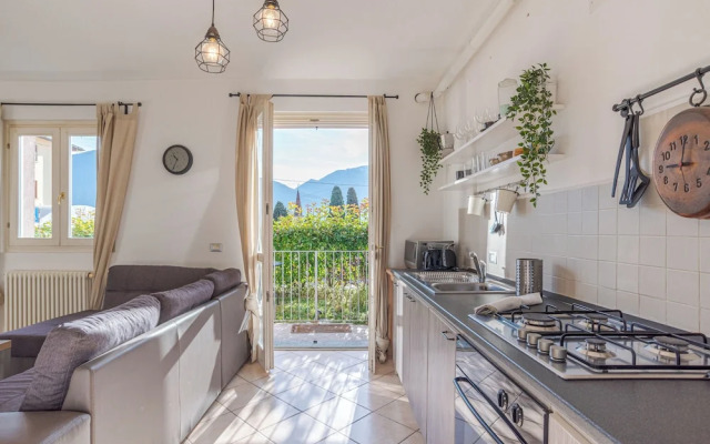 Pianello Charming Lake View