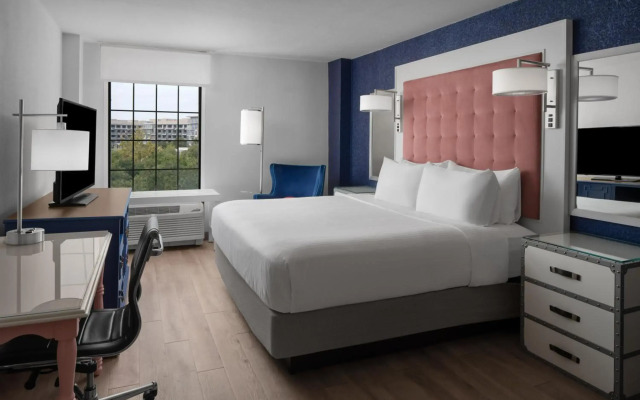 Hotel EMC2, Autograph Collection