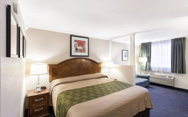 University Inn & Suites San Antonio