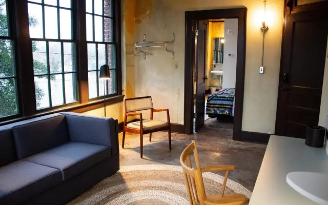 Travelers Hotel