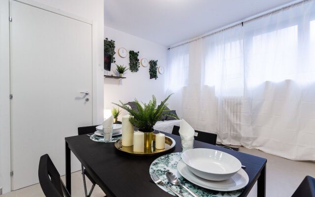 Home Hotel - Paruta 65