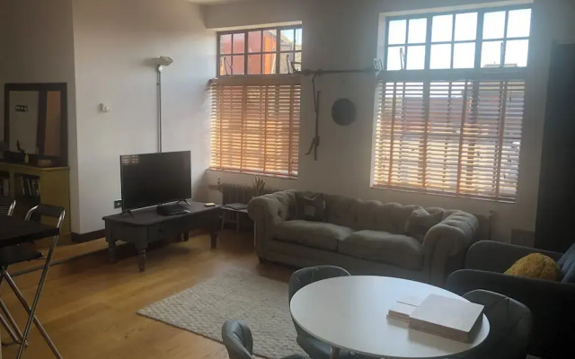 Toothbrush Apartments - Lloyds Avenue
