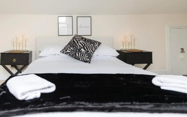 Stylish Modern Apartment in the heart of Ryde