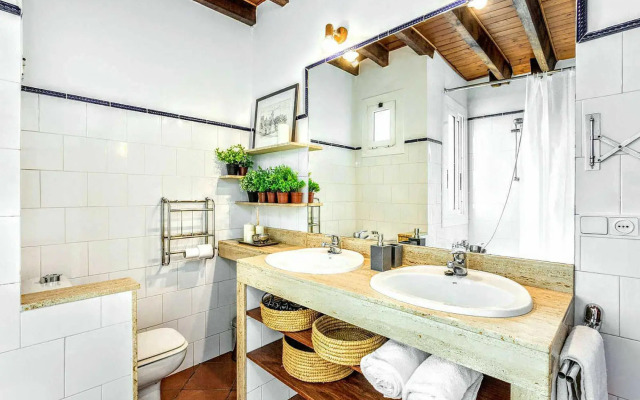 Lovely penthouse 2BR in Eixample - ArtBlue