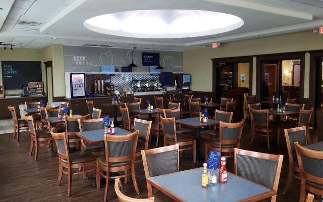 Holiday Inn Express Hotel & Suites Galveston West-Seawall by IHG
