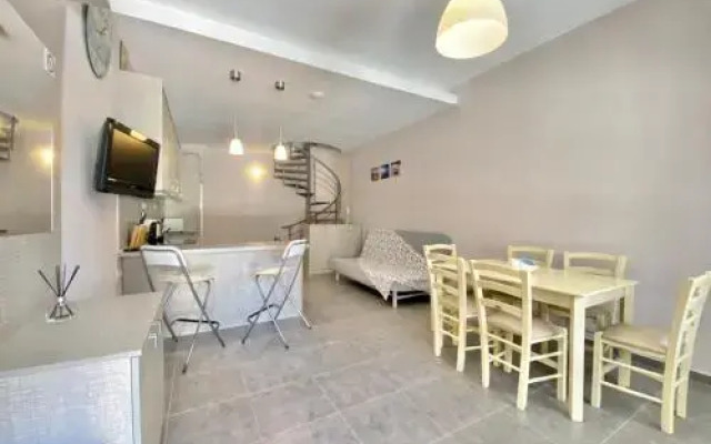 EllinFos ApartHotel