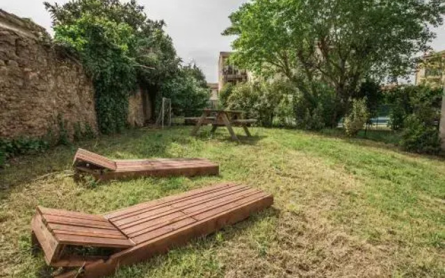 PISCINE, JARDIN, PARKING, 3 lit, à 700m de la cité