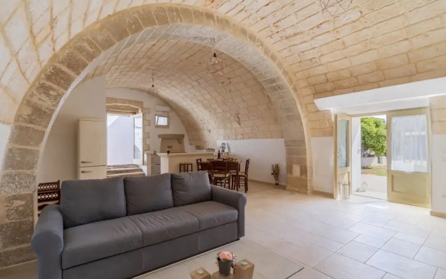 2873 Villa Pussacra by Barbarhouse