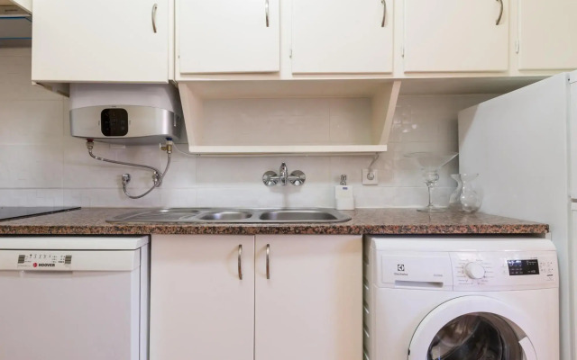 3 Bedroom Apt. with Grand Terrace