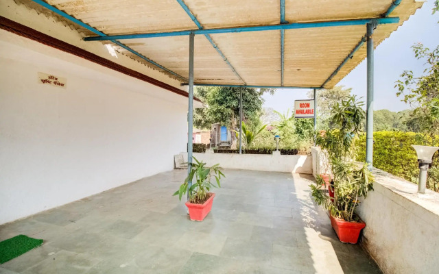 Sristi Palace by OYO Rooms