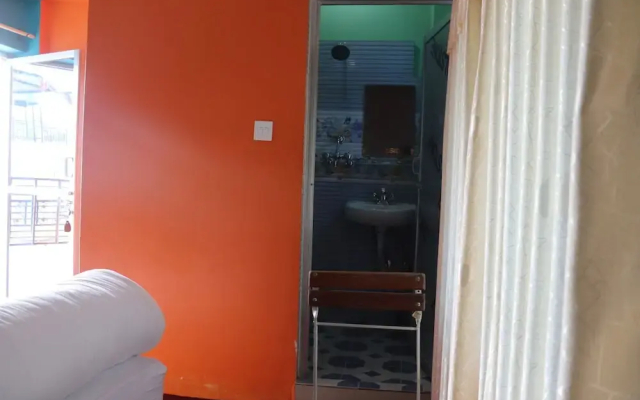 Hotel Young's Stupa