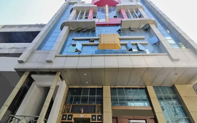 OYO 740 Hotel Suravi