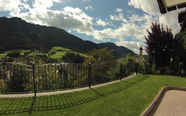 Villa Hubertus Apartments