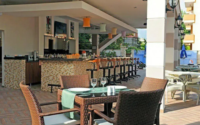 Almera Apart Hotel