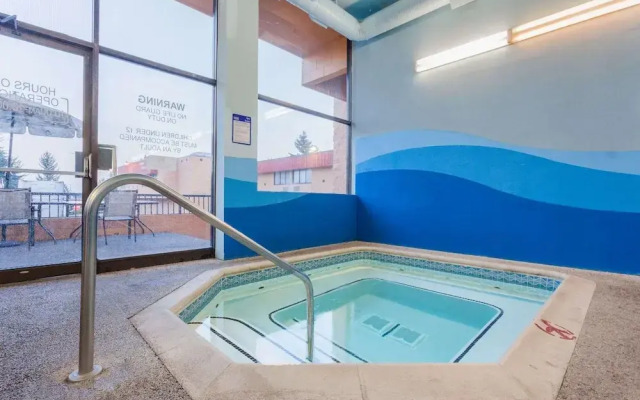 Ramada Coquitlam