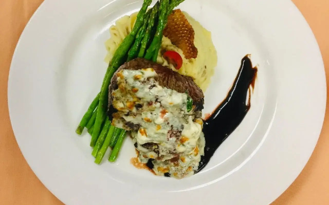 Crowne Plaza Edison by IHG