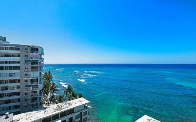 Diamond Head Beach Hotel