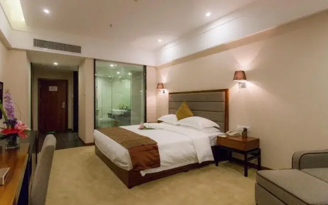 Golden Palm Hotel