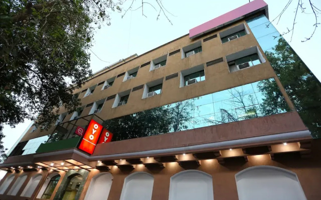OYO 8178 Hotel Saket