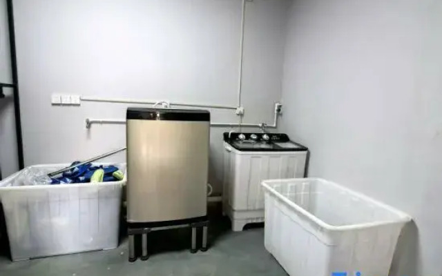 Koala Capsule Chinese Inn