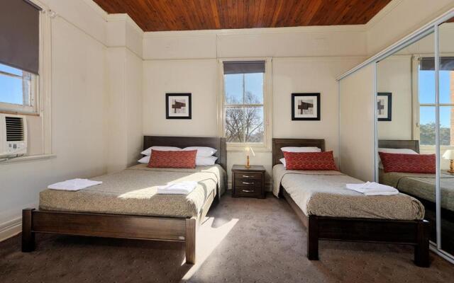 Commercial Travellers House