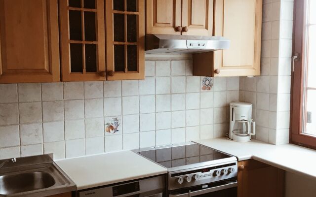 Lucka Rooms - My Sweet Lord B24.4