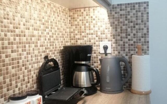 Apartment @Katehaki Metro