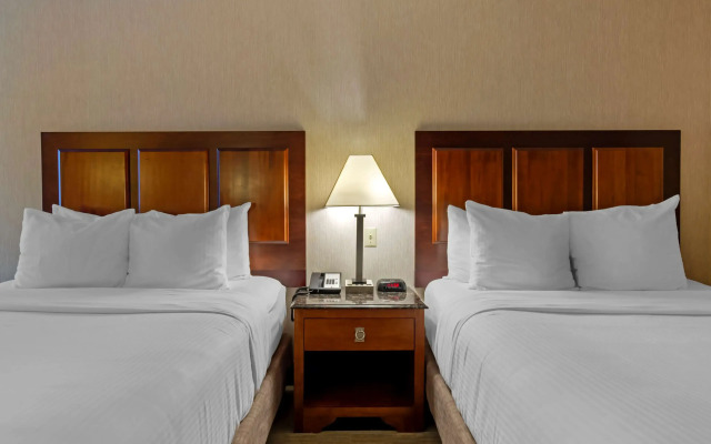 Best Western Staunton Inn