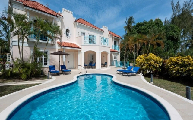 Sunny Vacation Villa 72