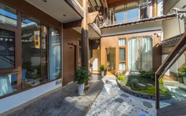 Qiyintang Slow Time Light Luxury Courtyard (Lijiang Ancient City Branch)