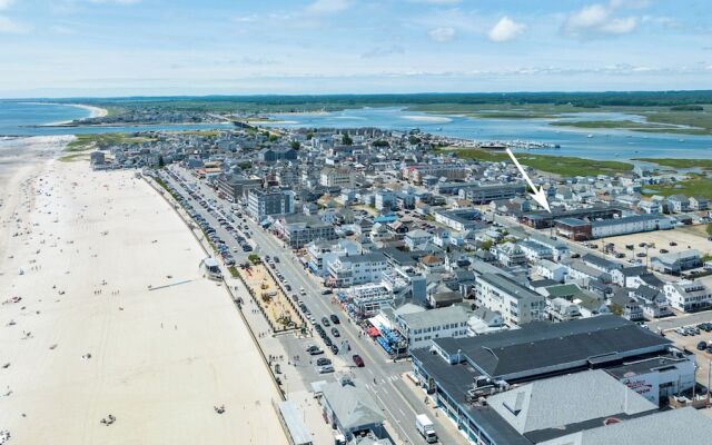 The Crest - Hampton Beach