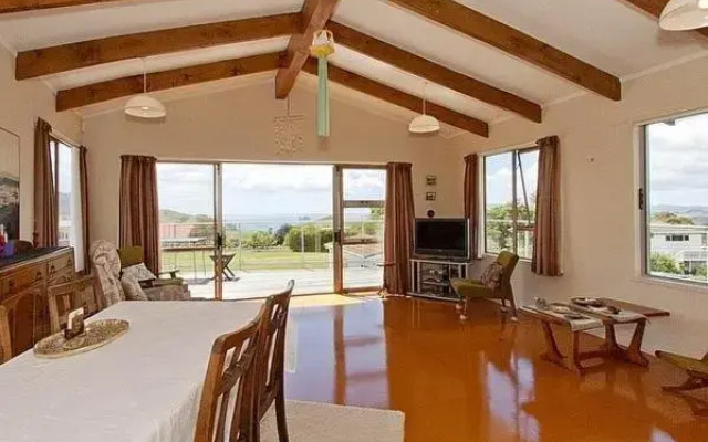 Views on Rimu - Whitianga Holiday Home