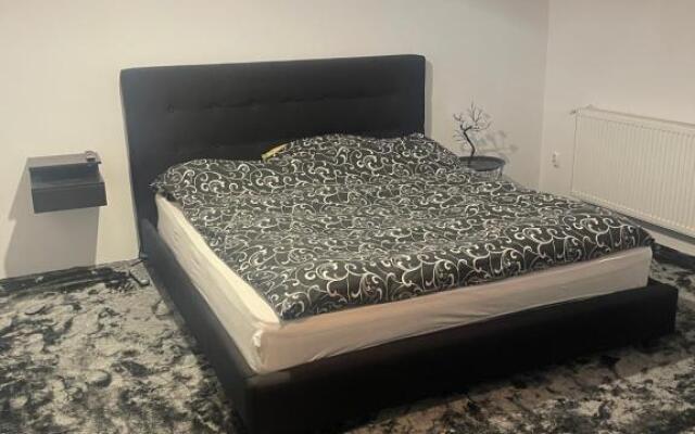 Apartament cu scara interioară
