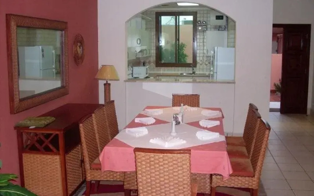 La Fontaine Rose Beach Resort